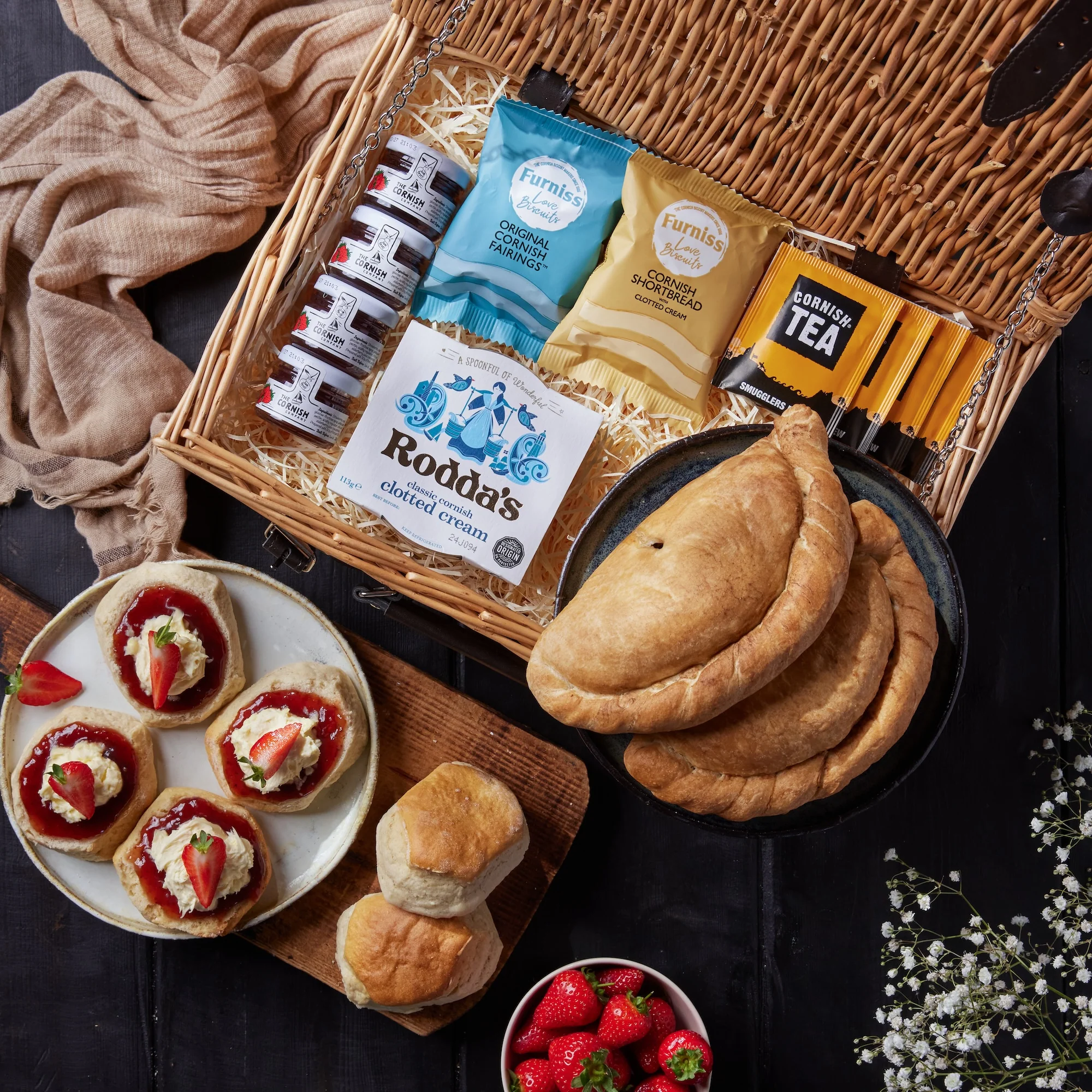 The Pasty & Cream Tea Hamper - Image 5